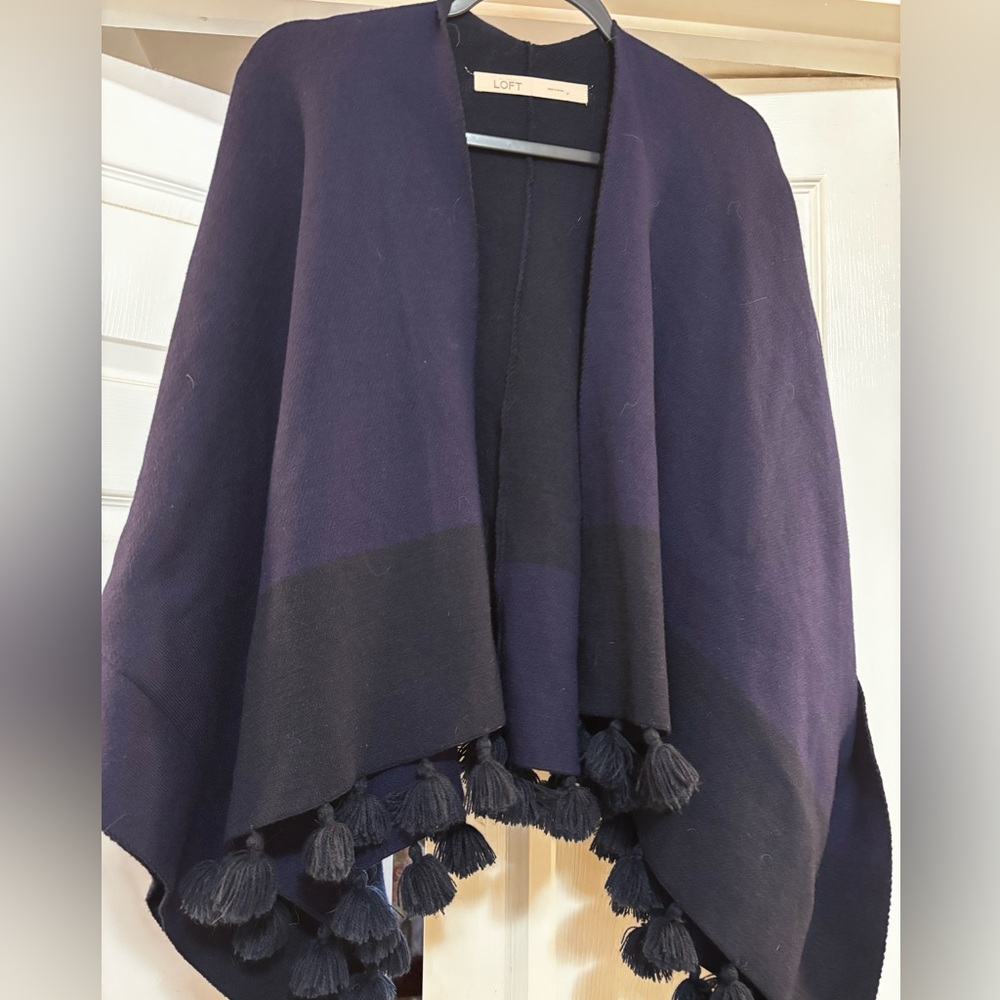 LOFT Wrap with Tassels NWT - Picture 2 of 6